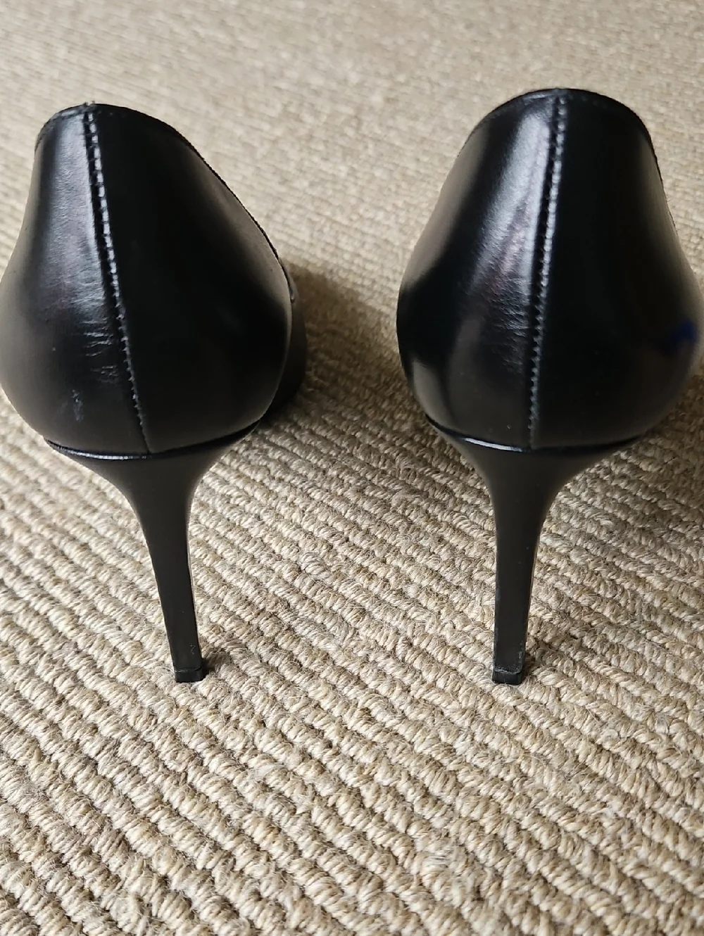 EUC Saint Laurent Black Leather Pointed-Toe Stilettos Pumps W  Zipper Accents - Picture 7 of 7